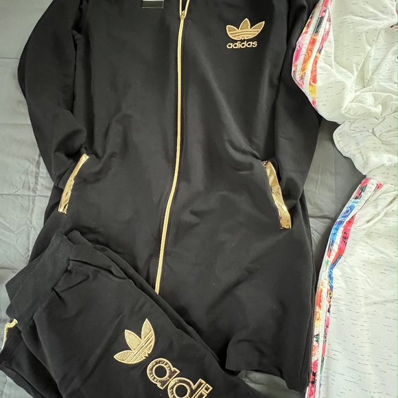 3 ADIDAS Outfits! BRAND NEW with Tags. Womens Adidas Tracksuit - Picture 5 of 6